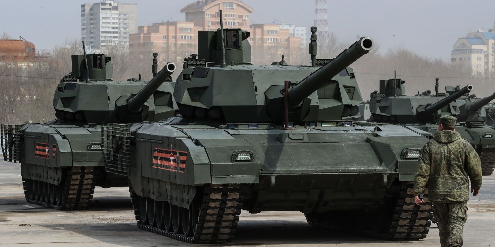 Se retrasa la producción del moderno tanque ruso T-14 Armata debido a su  alto coste. – Galaxia Militar