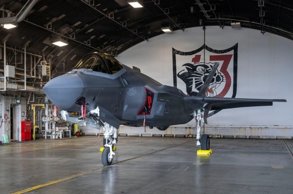 F 35 hangar